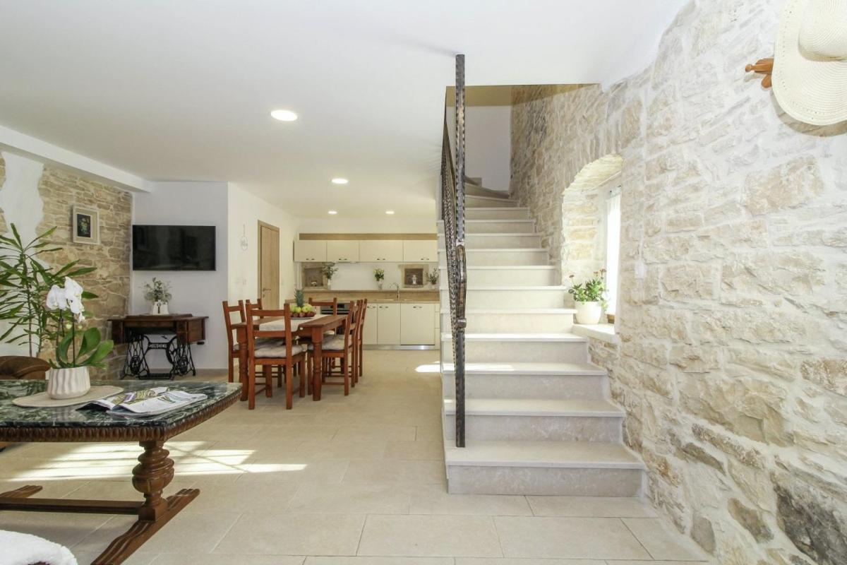 Villa Olea In Barat - Haus Fuer 6-8 Personen Kanfanar Exterior foto